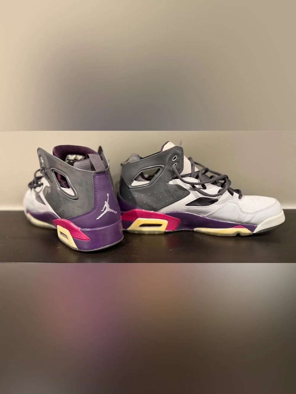 Air Jordan Flight Club ’91 in the Cool Grey / Court Purple / Pink Flash Men’s 12